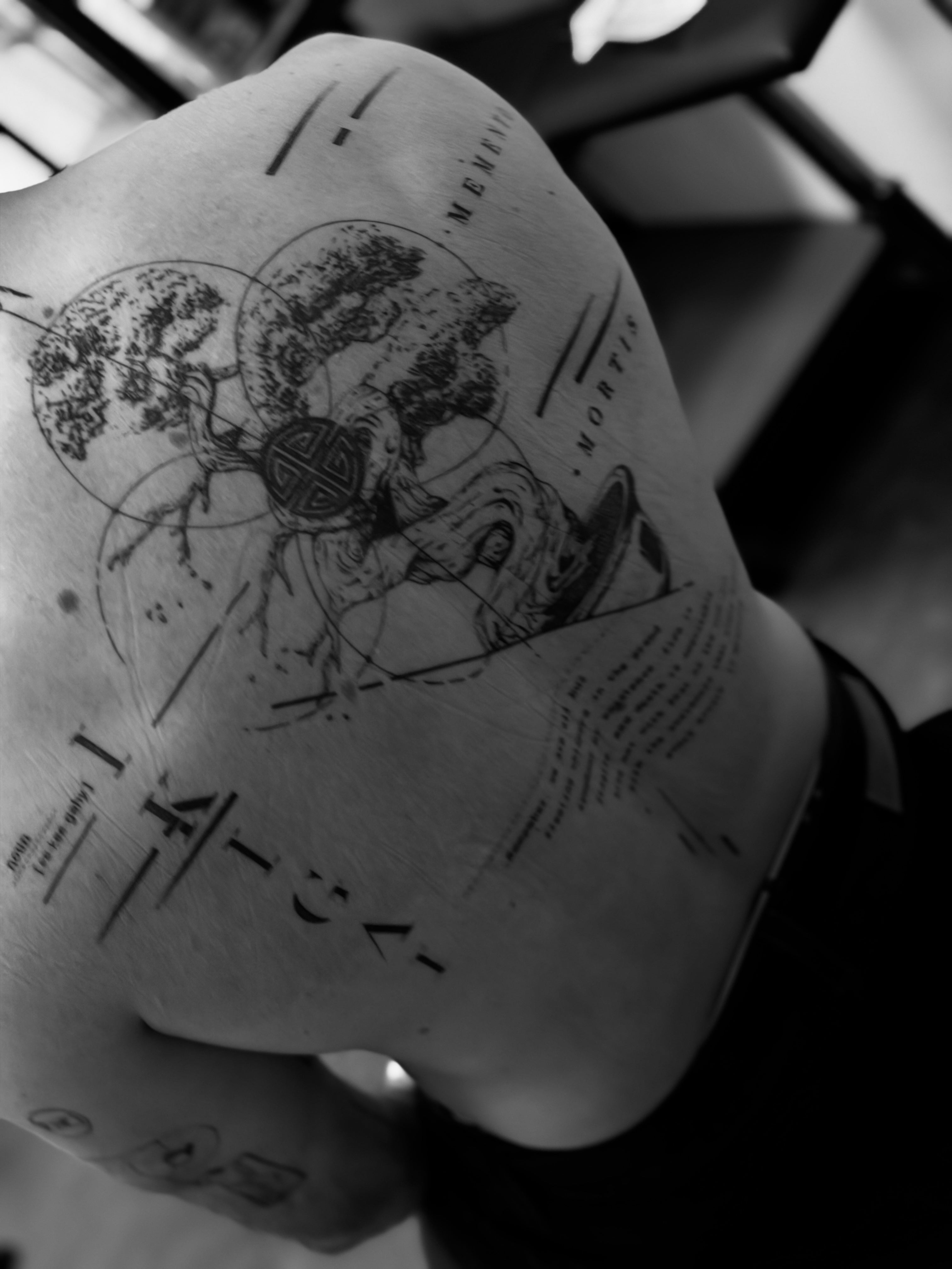 Heilung von Fineline Tattoos – Mythen, Fakten & echte Erfahrungen